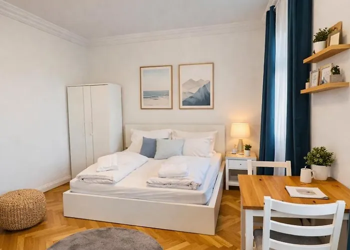 Modern Close To Subway & Vineyards *